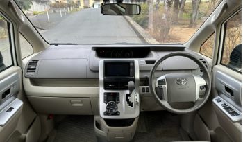 
									Toyota Noah 2015 full								