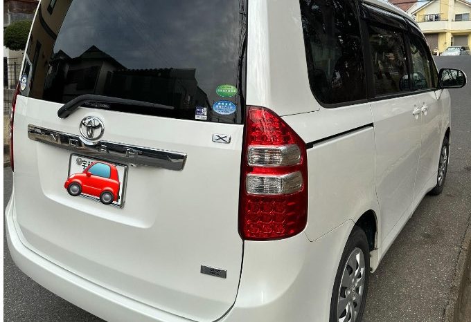 
								Toyota Noah 2015 full									